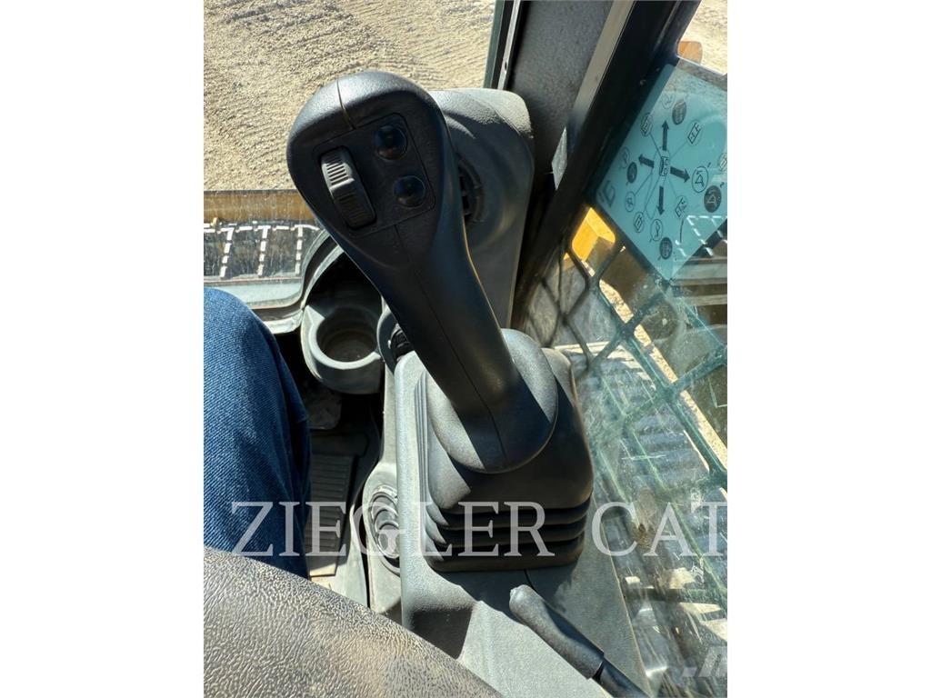 CAT 259D3 궤도식 로우더