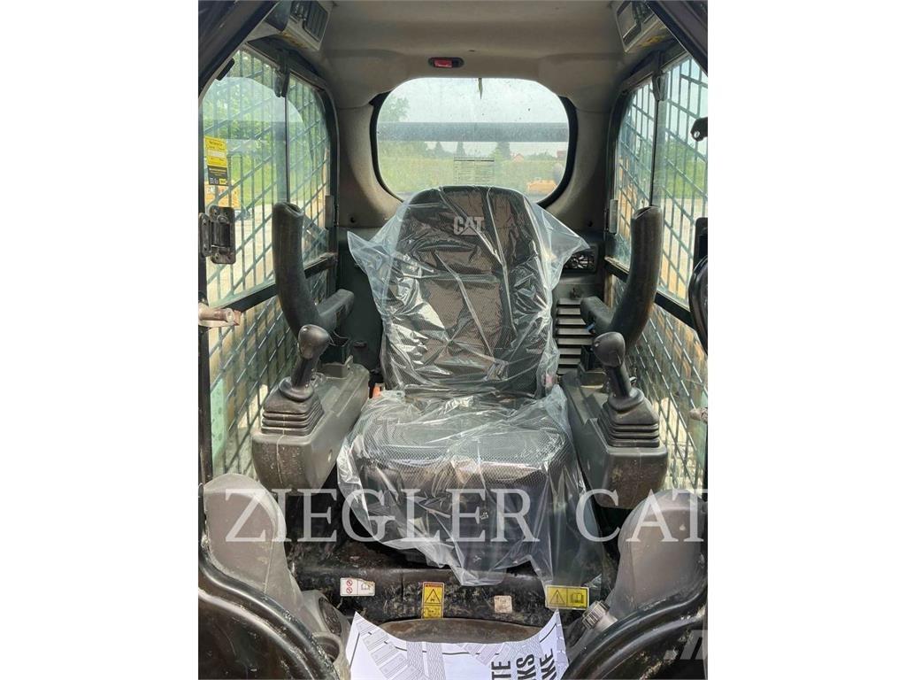 CAT 259D3 궤도식 로우더