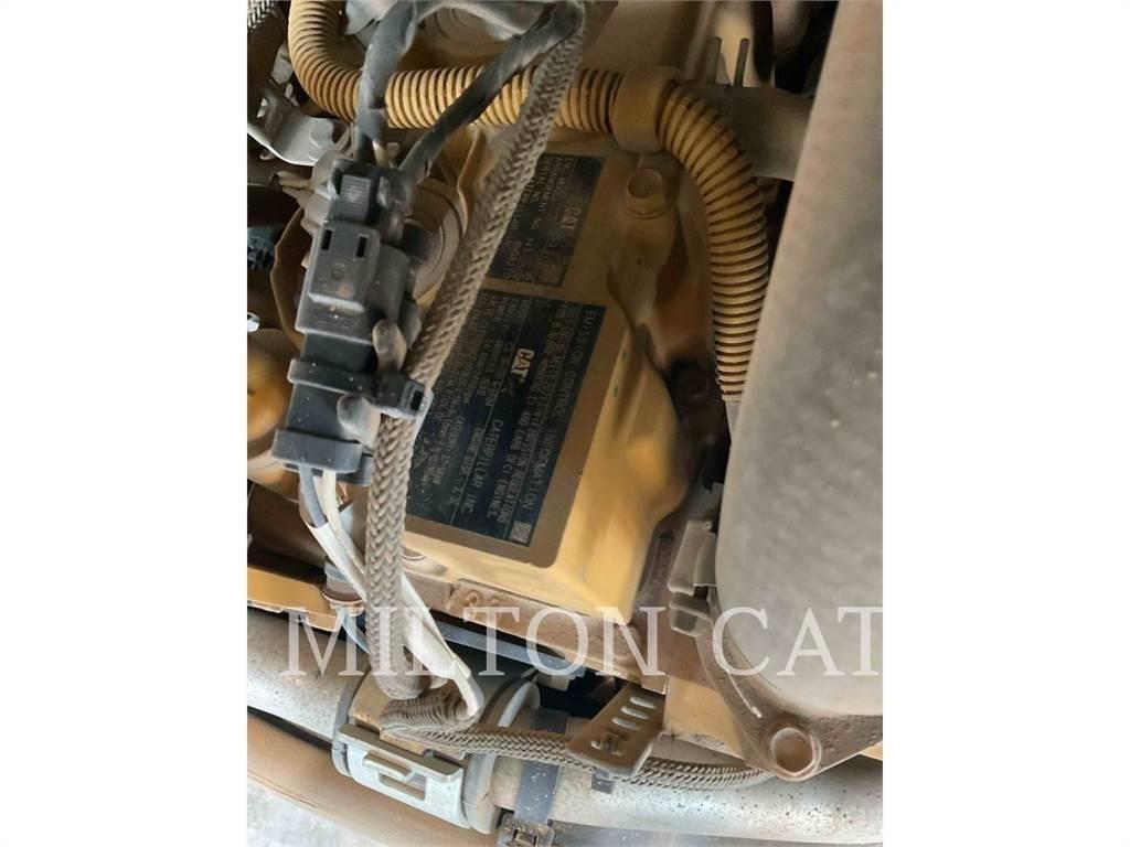 CAT 259D3 궤도식 로우더