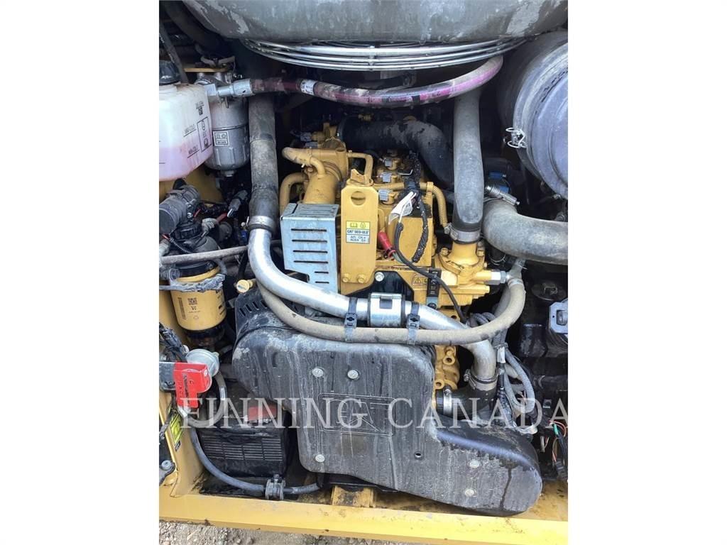CAT 259D3 궤도식 로우더