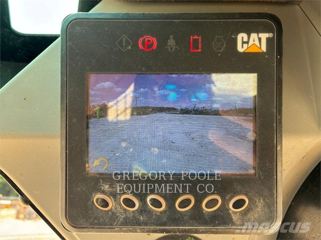 CAT 259D3 궤도식 로우더