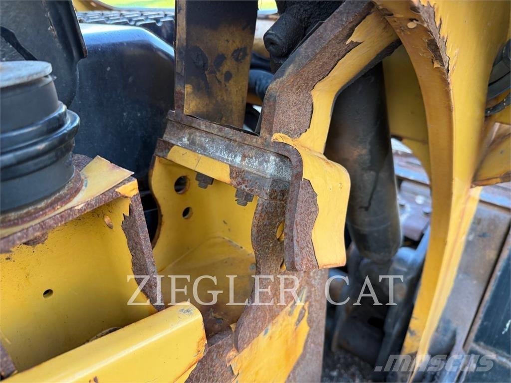 CAT 259D3 궤도식 로우더