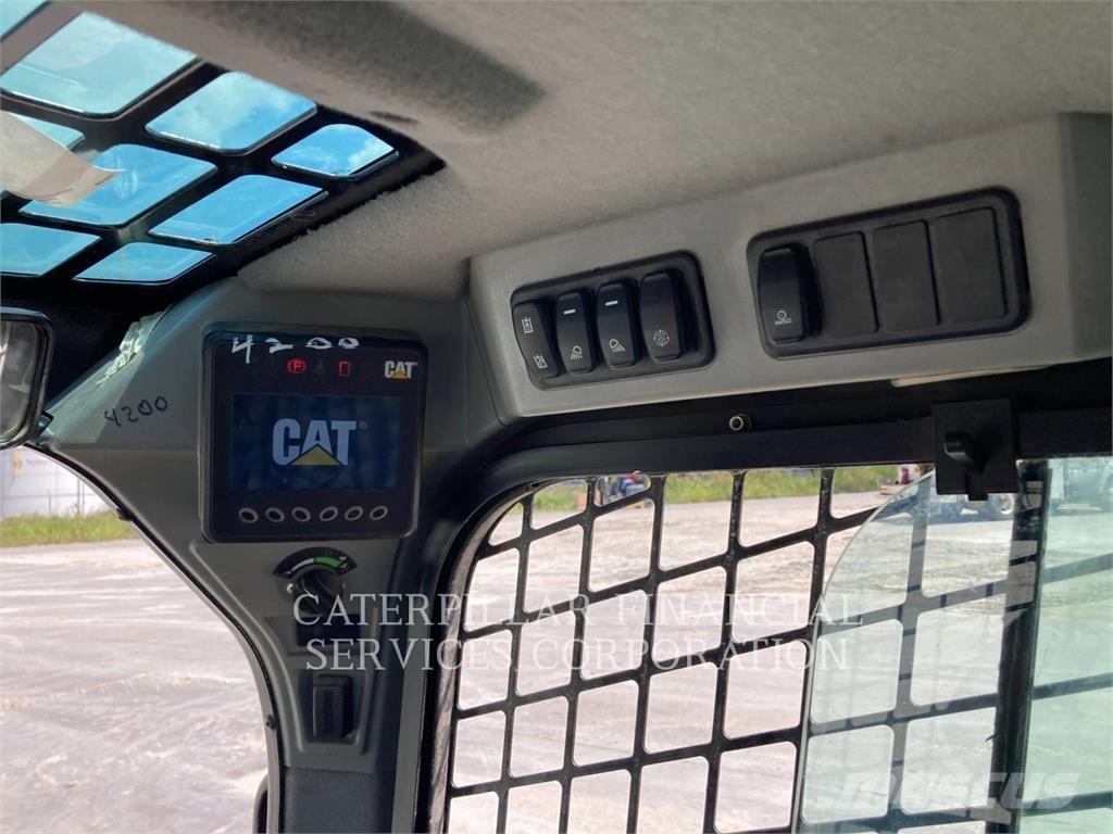 CAT 259D3 궤도식 로우더