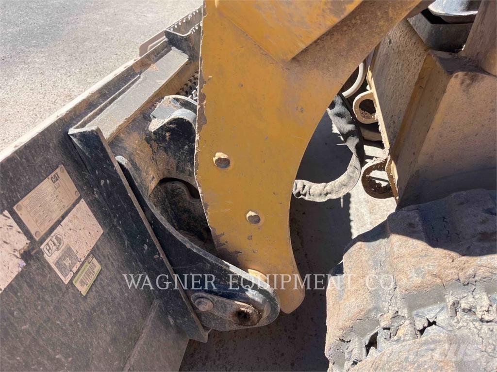 CAT 259D3 궤도식 로우더