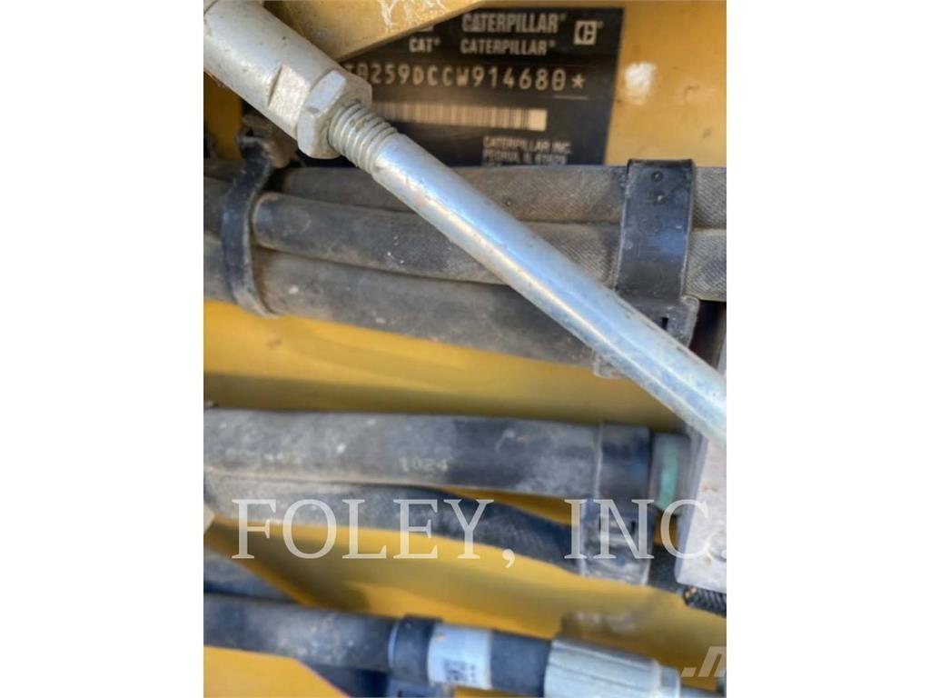 CAT 259D3 궤도식 로우더