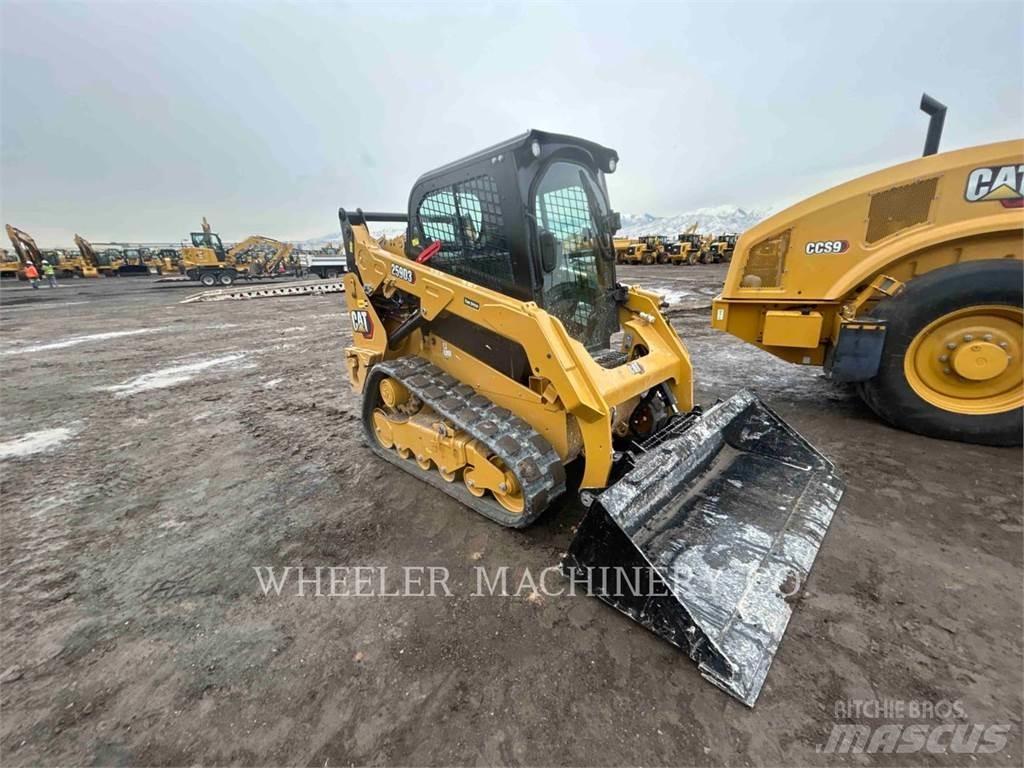 CAT 259D3 C3H2 궤도식 로우더