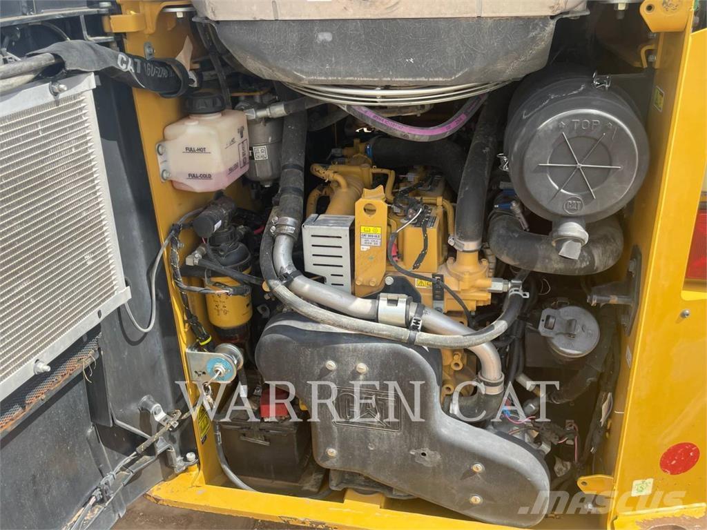 CAT 259D3 C3H2 궤도식 로우더