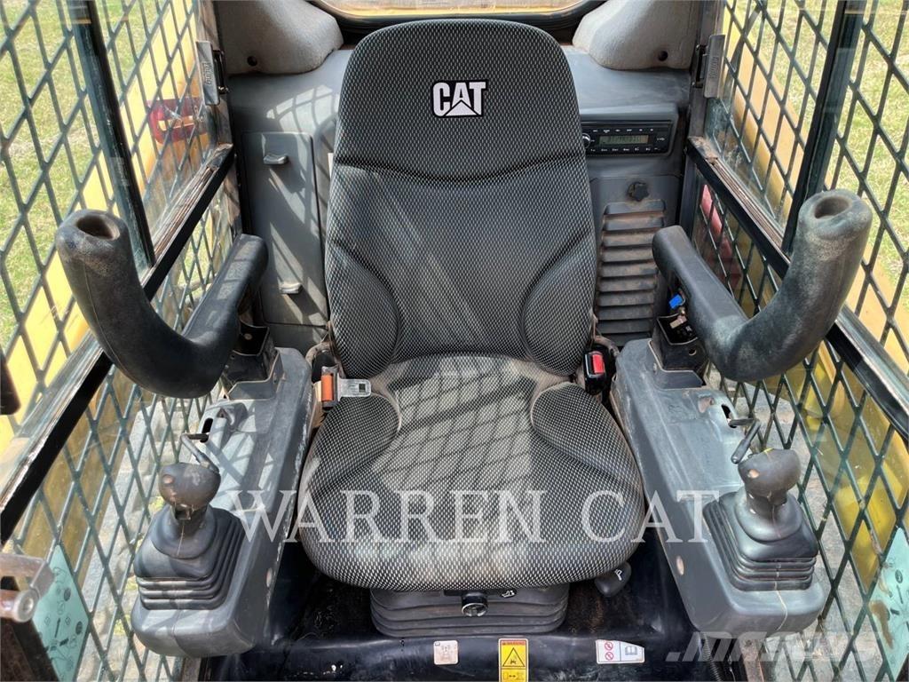 CAT 259D3 C3H2 궤도식 로우더