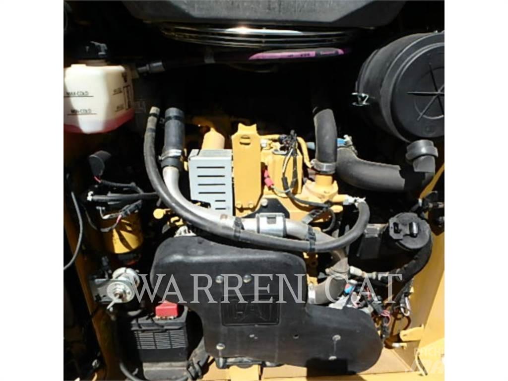 CAT 259D3 C3H3 궤도식 로우더