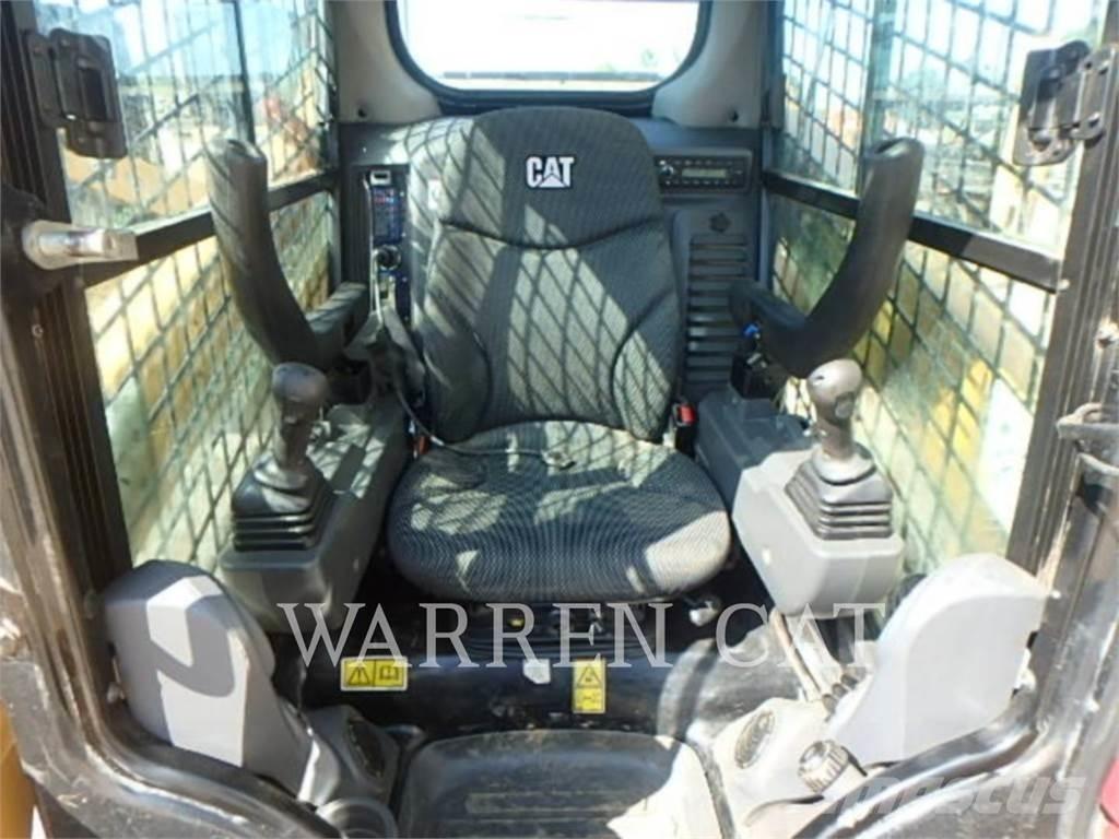 CAT 259D3 C3H3 궤도식 로우더