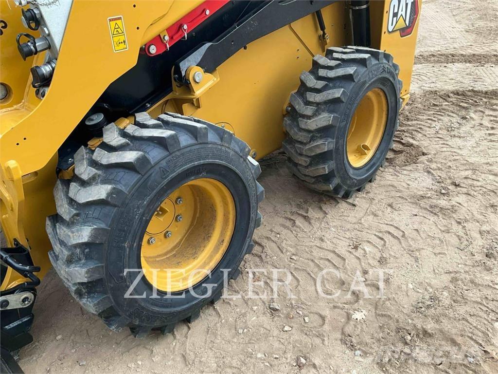 CAT 260  스키드로더
