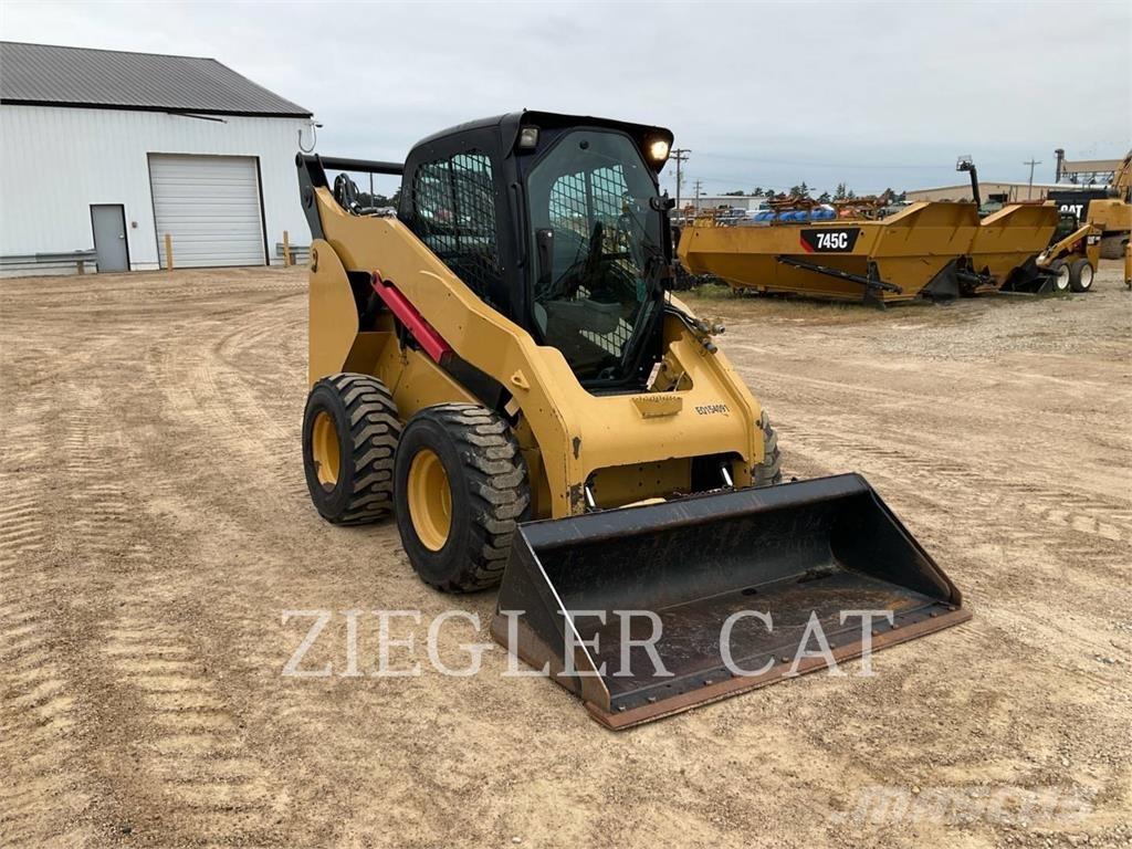CAT 262C  스키드로더