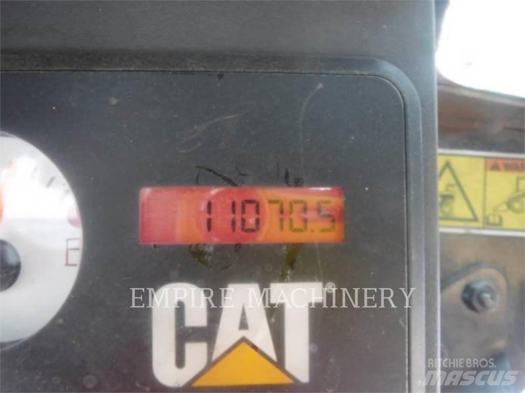 CAT 262C XPS  스키드로더