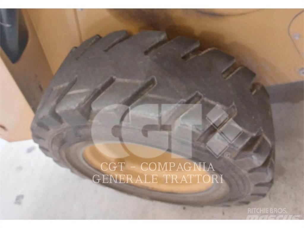 CAT 262D  스키드로더