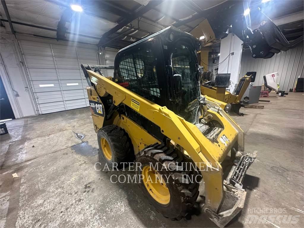 CAT 262D  스키드로더
