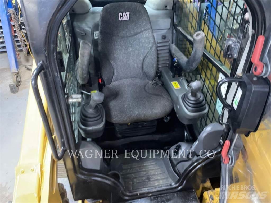 CAT 262D  스키드로더
