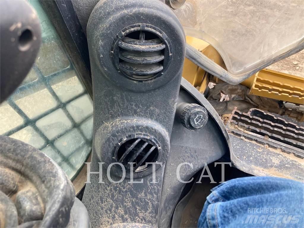 CAT 262D  스키드로더