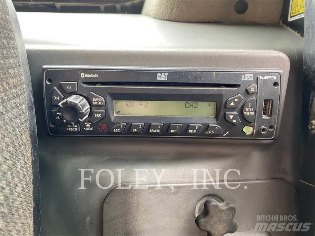 CAT 262D  스키드로더