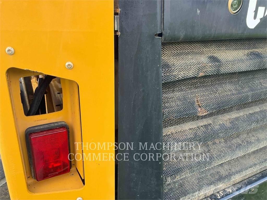 CAT 262D  스키드로더