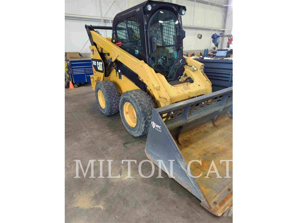 CAT 262D  스키드로더