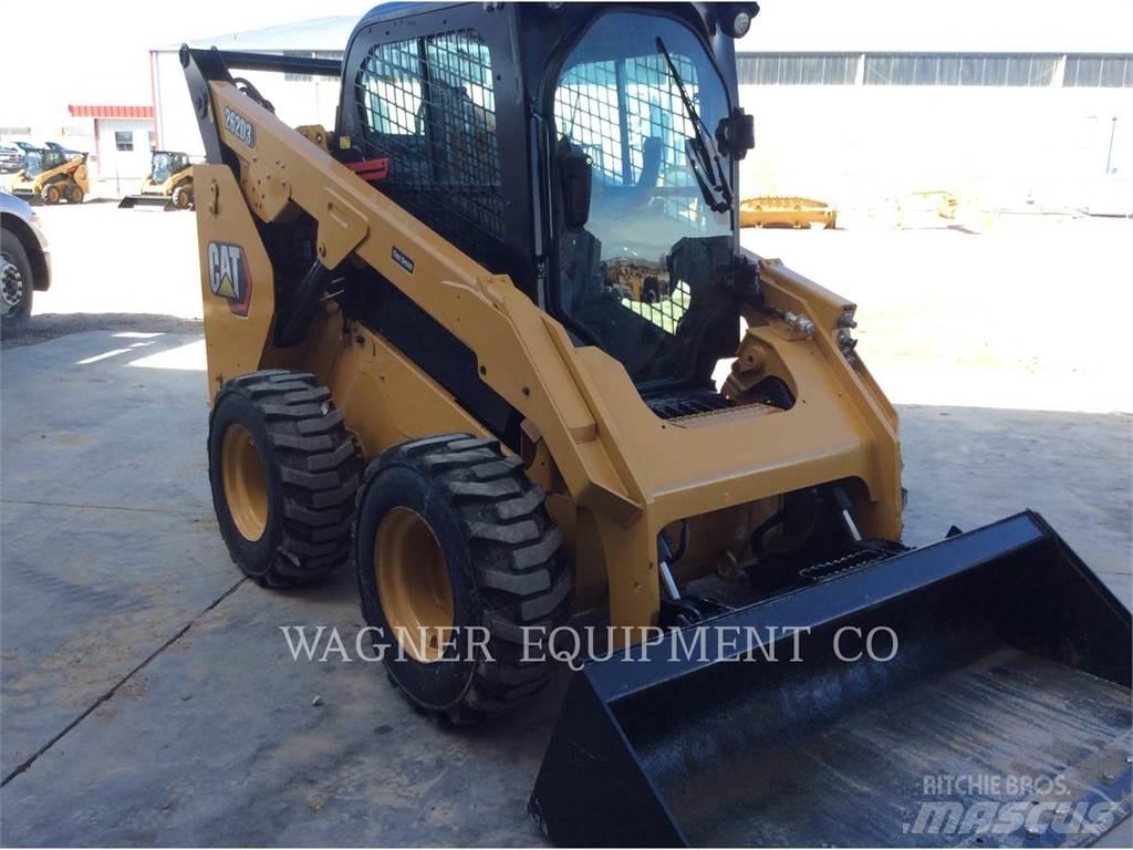 CAT 262D3  스키드로더