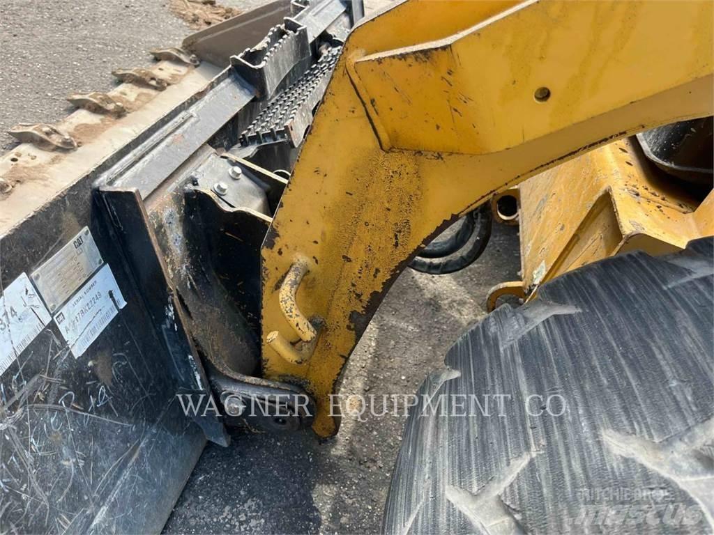 CAT 262D3  스키드로더