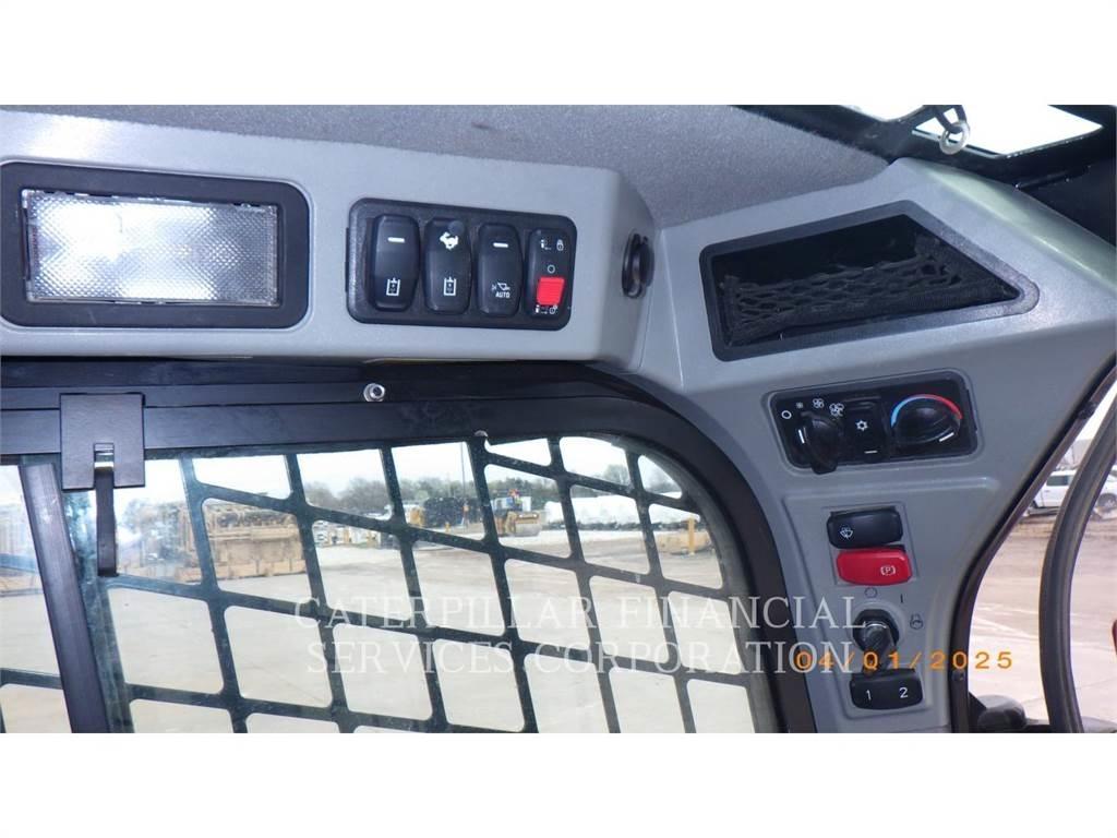 CAT 262D3  스키드로더
