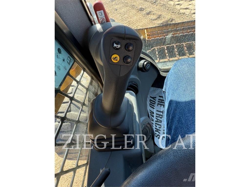 CAT 262D3  스키드로더