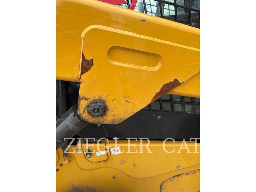 CAT 262D3  스키드로더