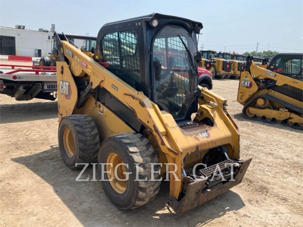 CAT 262D3  스키드로더