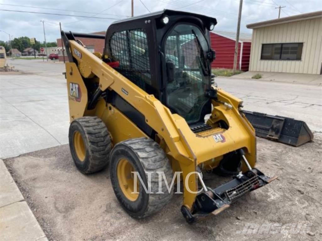 CAT 262D3  스키드로더