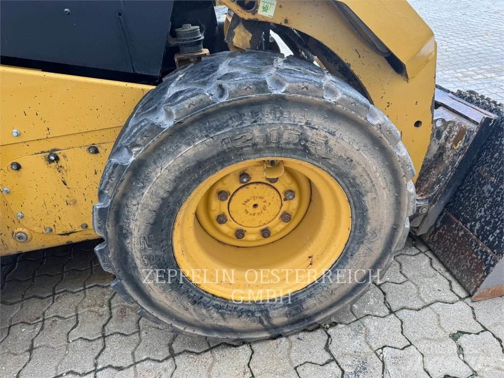 CAT 262D3  스키드로더