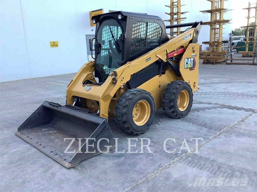 CAT 262D3  스키드로더