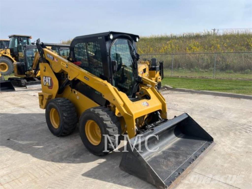 CAT 262D3  스키드로더