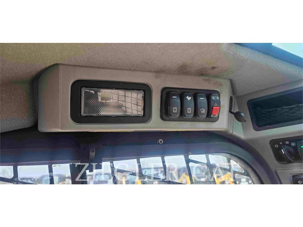 CAT 262D3  스키드로더