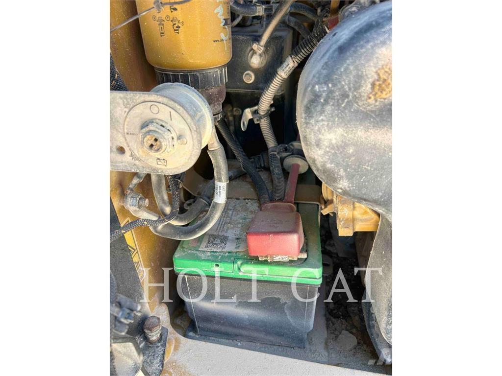 CAT 262D3  스키드로더