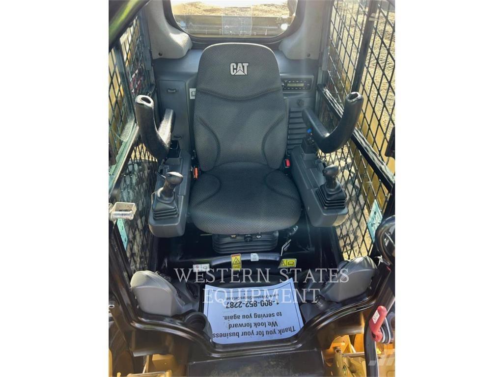 CAT 262D3  스키드로더