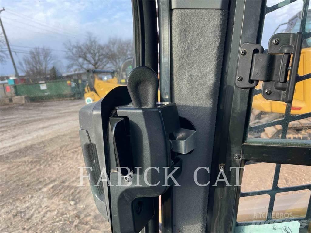 CAT 262D3 C3H2  스키드로더