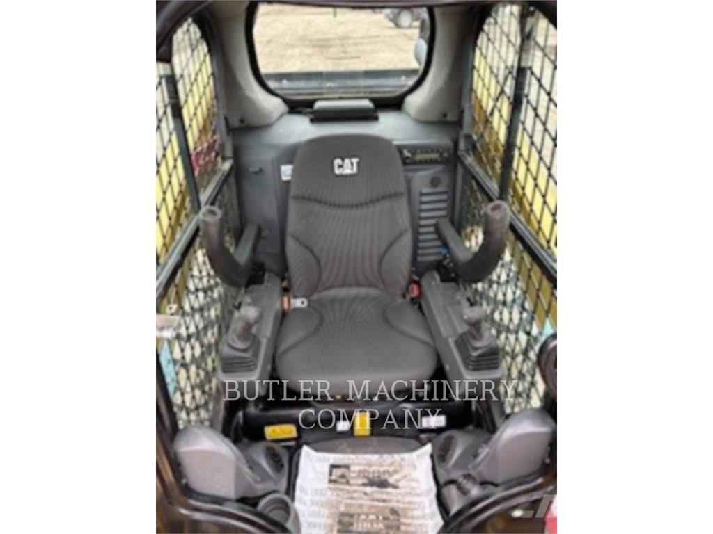 CAT 262D3 C3H2  스키드로더