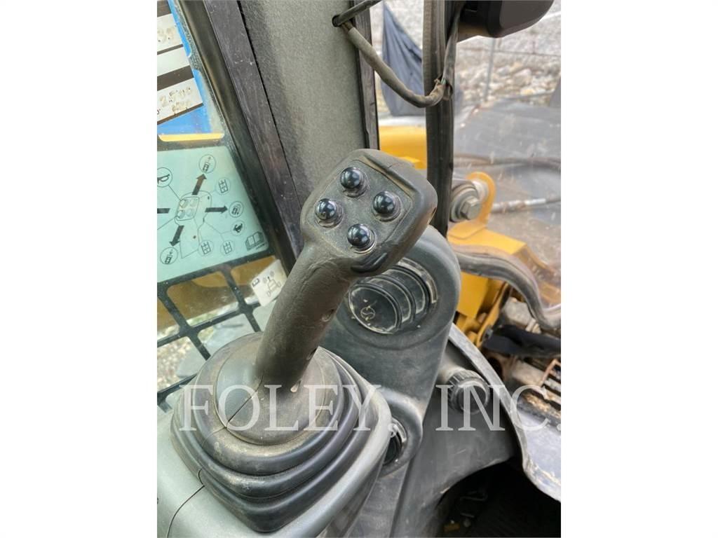 CAT 272D2  스키드로더