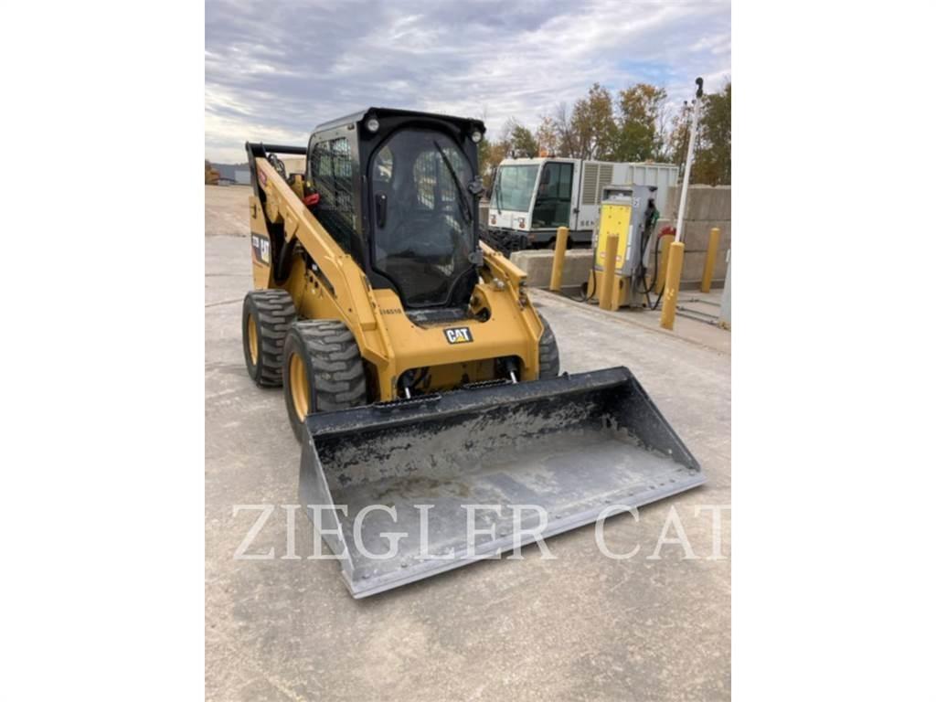 CAT 272D2  스키드로더