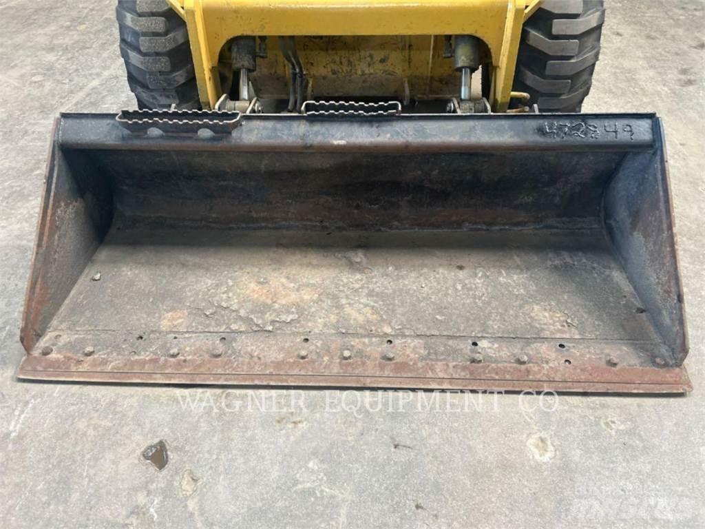 CAT 272D2  스키드로더