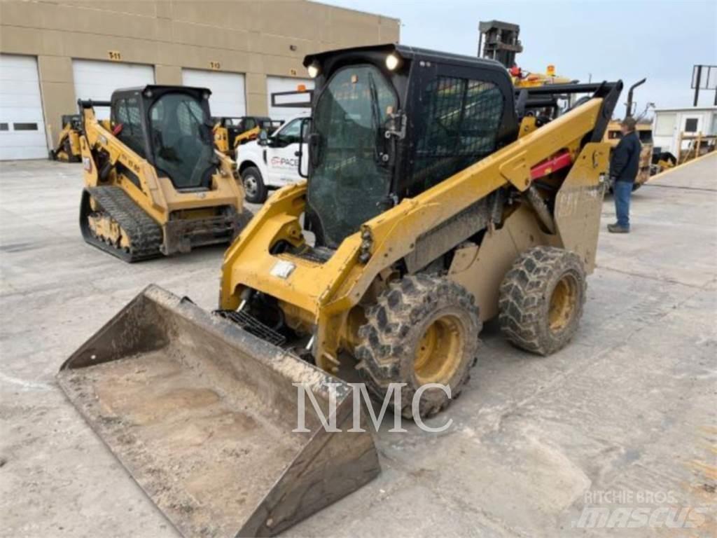 CAT 272D2  스키드로더