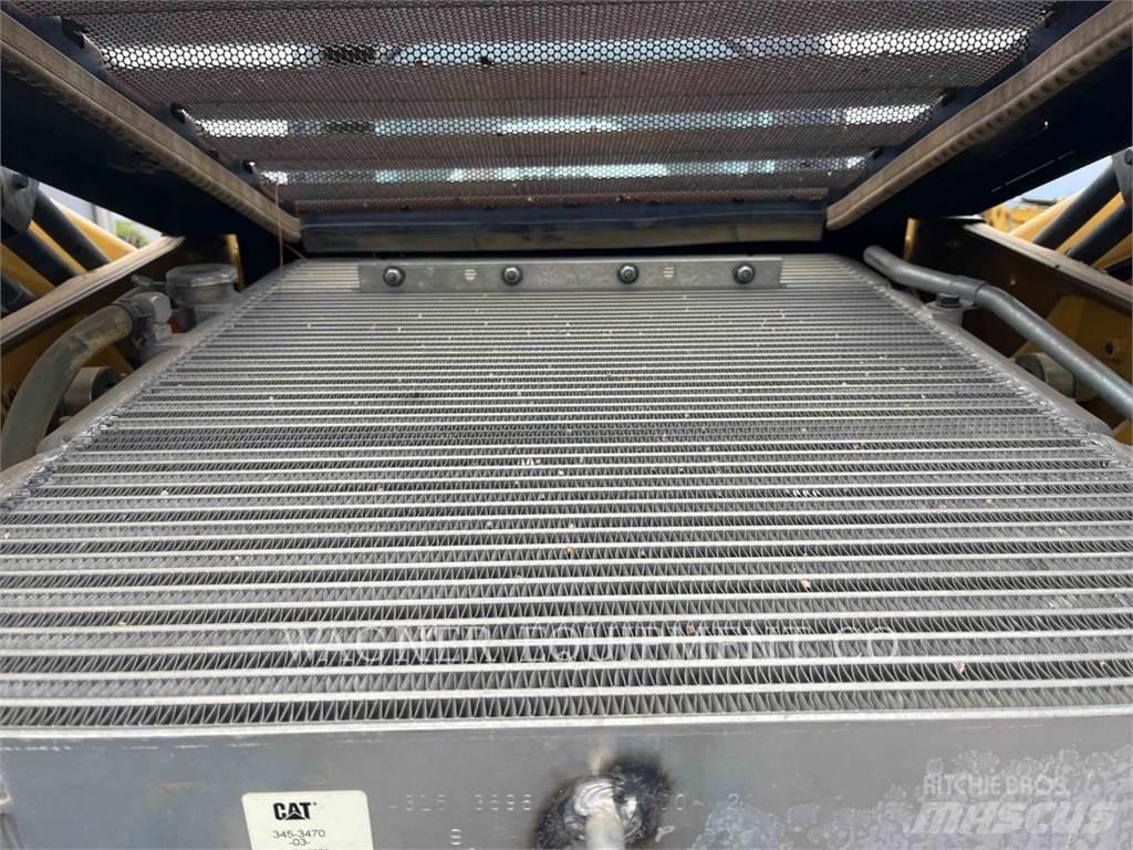 CAT 272D2  스키드로더