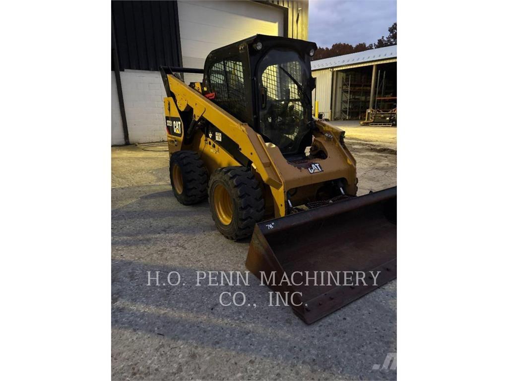 CAT 272D2  스키드로더