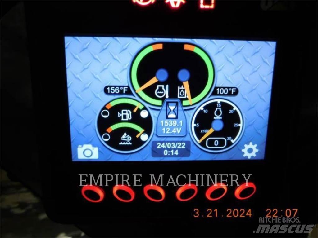 CAT 272D2 XHP  스키드로더