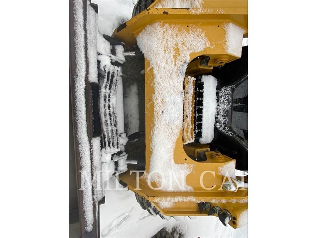 CAT 272D3  스키드로더