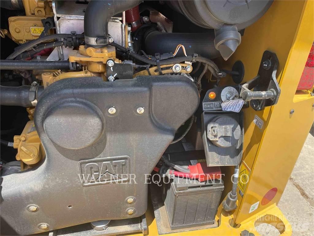 CAT 272D3  스키드로더
