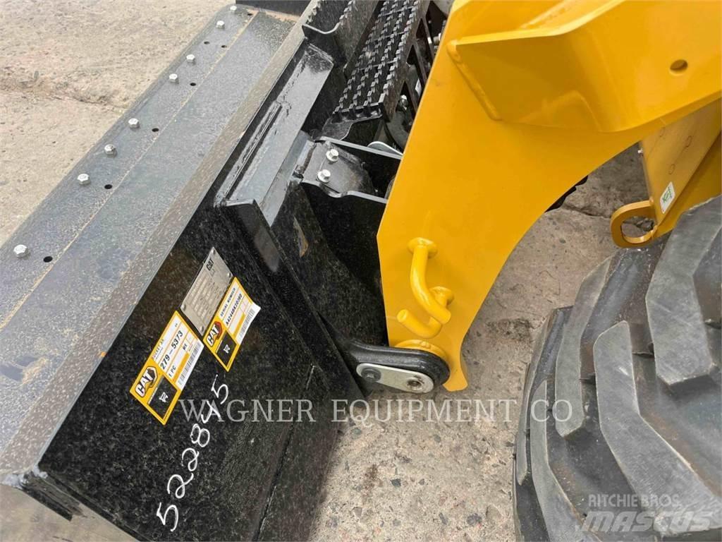 CAT 272D3  스키드로더