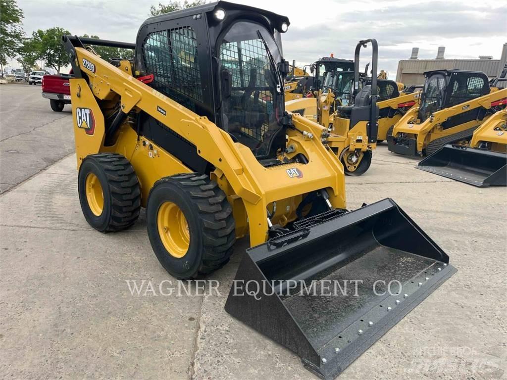 CAT 272D3  스키드로더